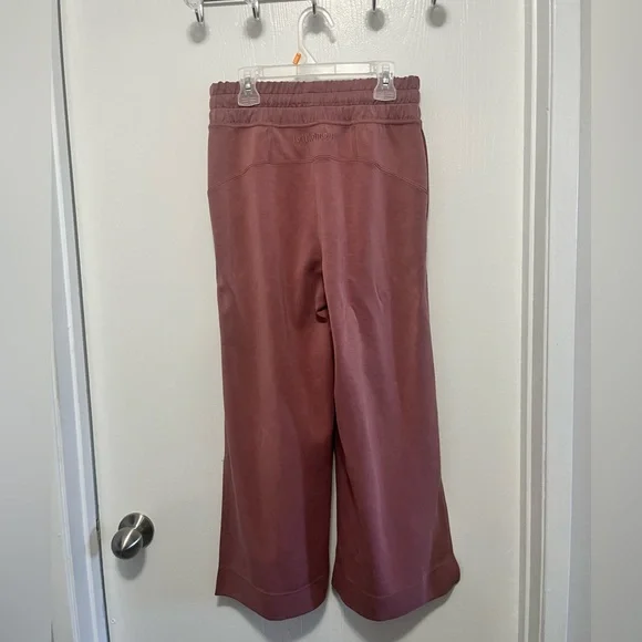 Size 4 Lululemon Soft Ambition high rise crops, spiced Chai - Picture 5 of 8